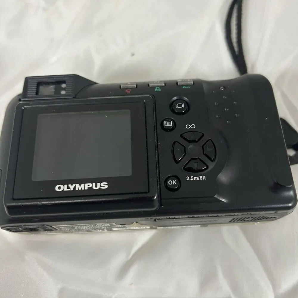 Olympus D-490 2.1MP Digital Camera 3x Zoom Parts/Repair AS-IS